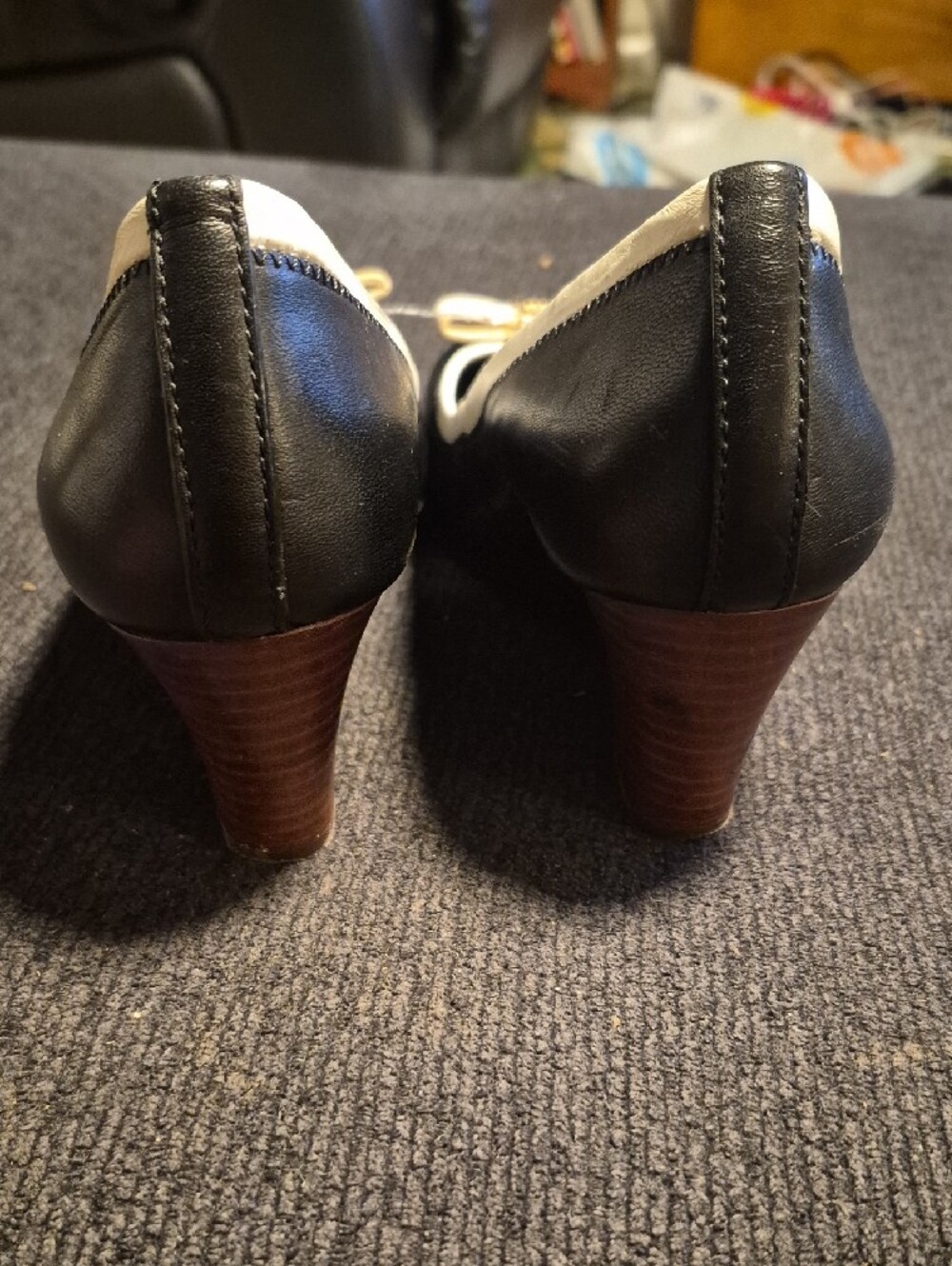 Tory Burch Black Wedge Pumps with Cream Trim and Bow Accent - Picture 4 of 6